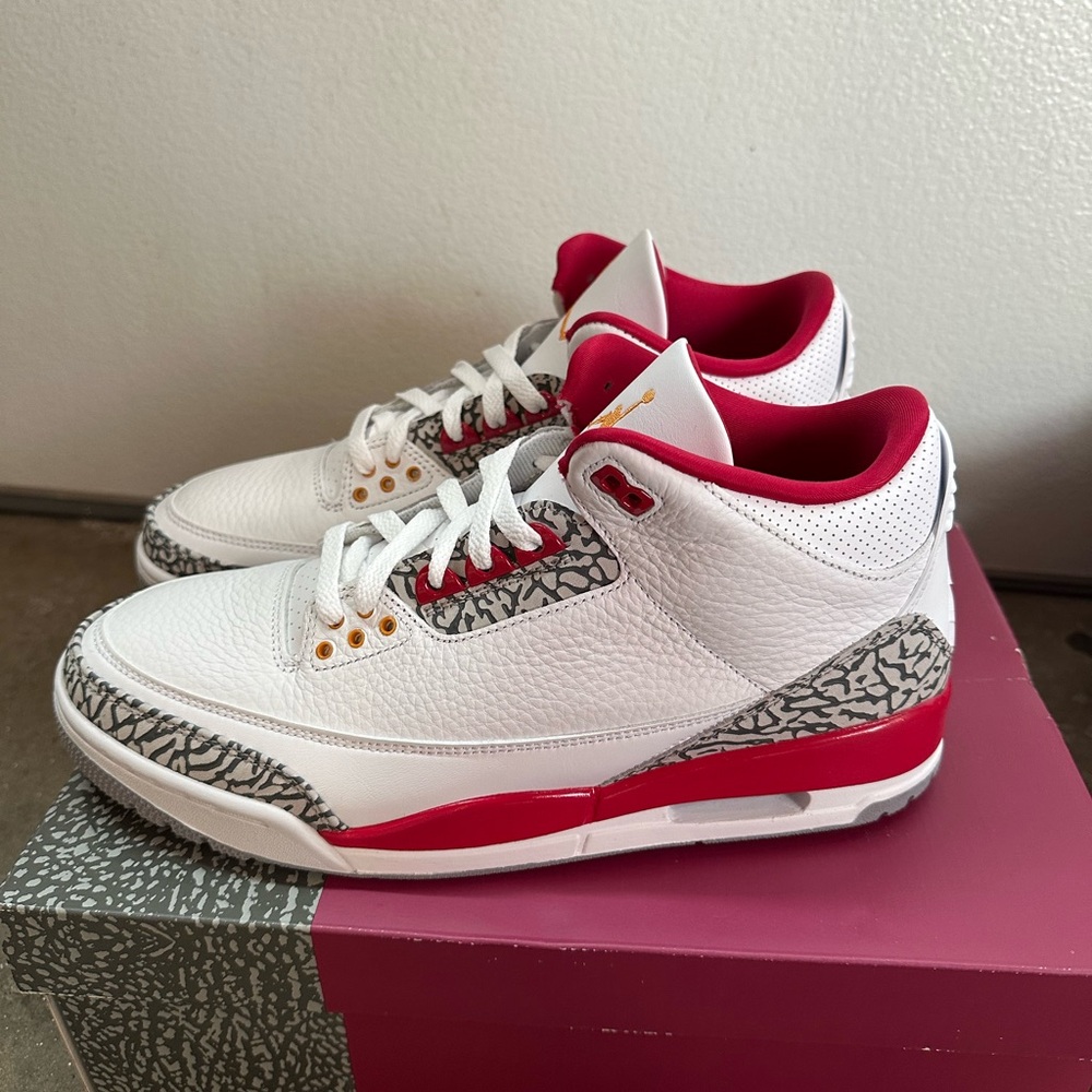 Air Jordan 3 Retro- Cardinal Red
